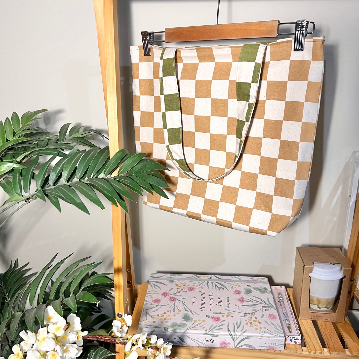 Reversible Tote Check